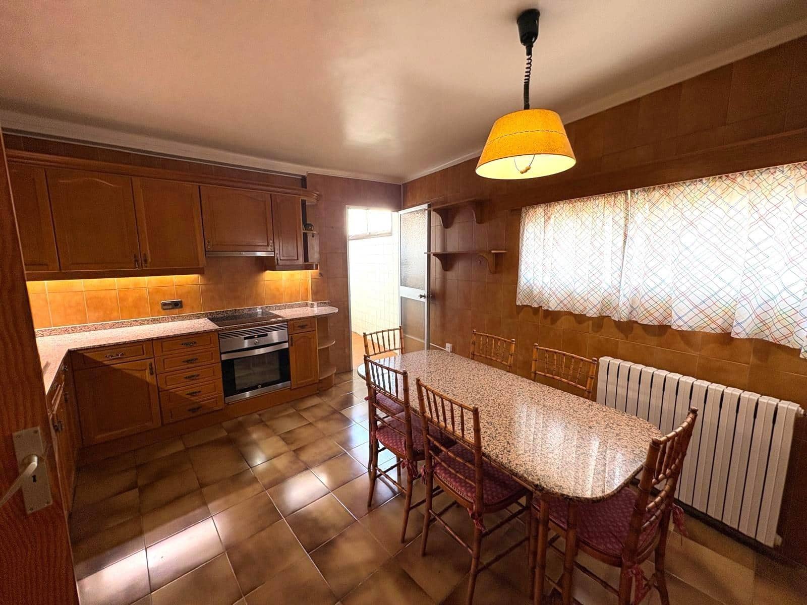 4 bedroom Flat for sale in Palma de Mallorca - € 680,000 (Ref: 9714994)