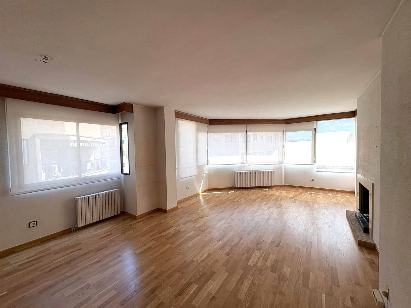 4 bedroom Flat for sale in Palma de Mallorca - € 680,000 (Ref: 9714994)