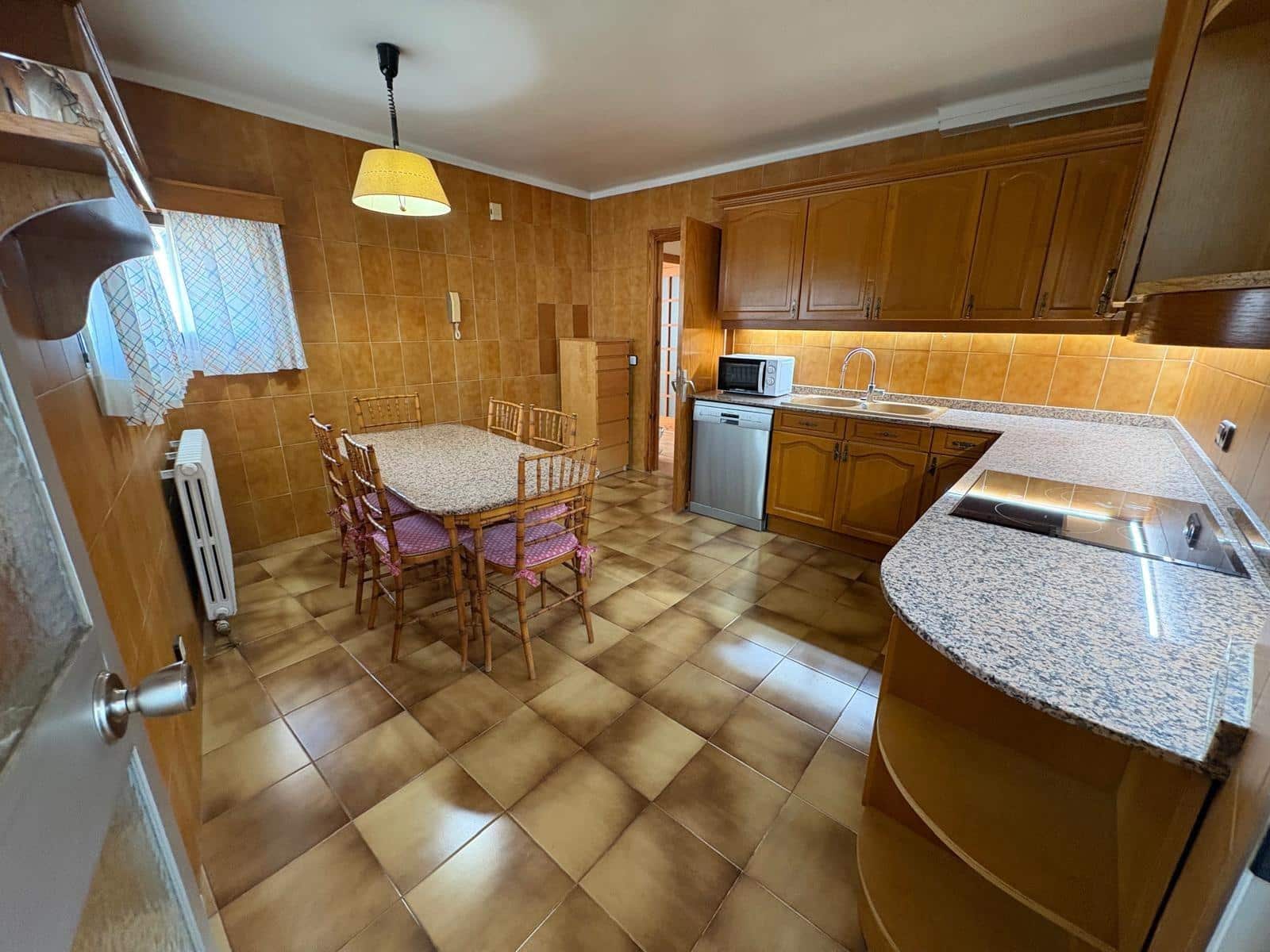 4 bedroom Flat for sale in Palma de Mallorca - € 680,000 (Ref: 9714994)