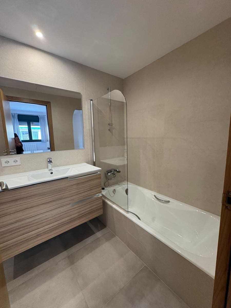 2 slaapkamer Flat te huur in Palma de Mallorca met garage - € 1.950 (Ref: 9784521)