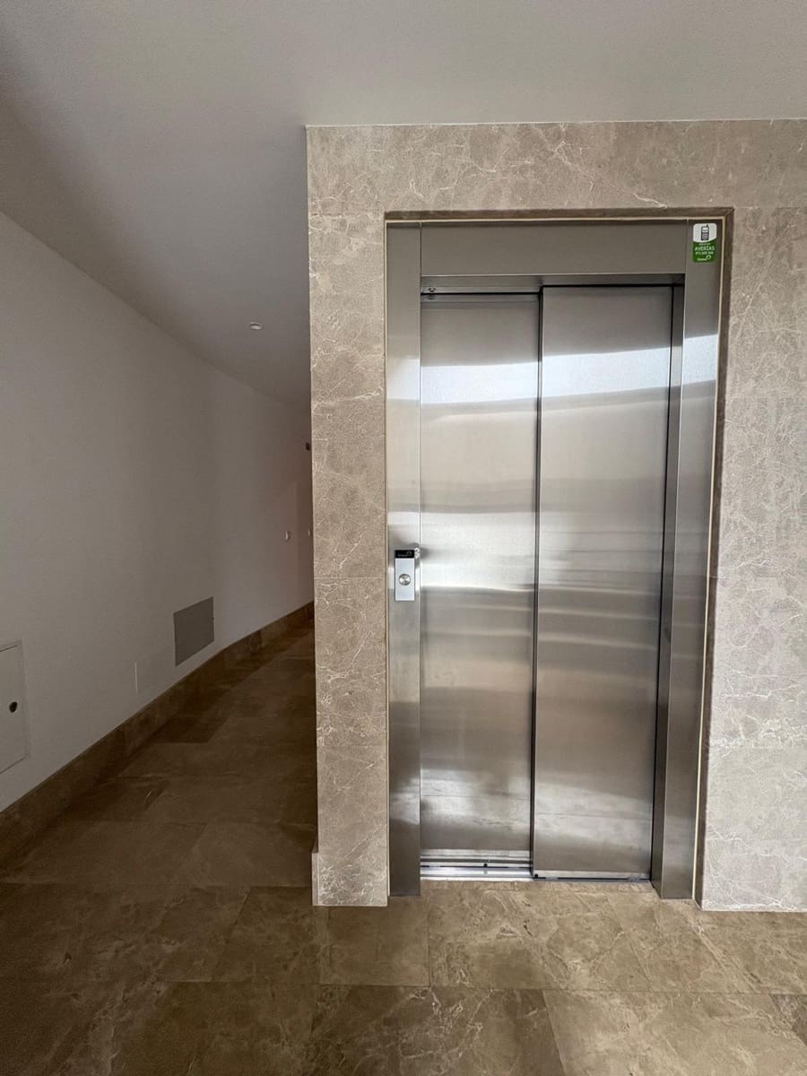 2 slaapkamer Flat te huur in Palma de Mallorca met garage - € 1.950 (Ref: 9784521)