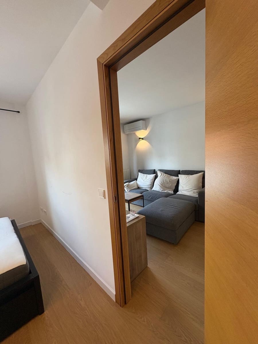 2 slaapkamer Flat te huur in Palma de Mallorca met garage - € 1.950 (Ref: 9784521)