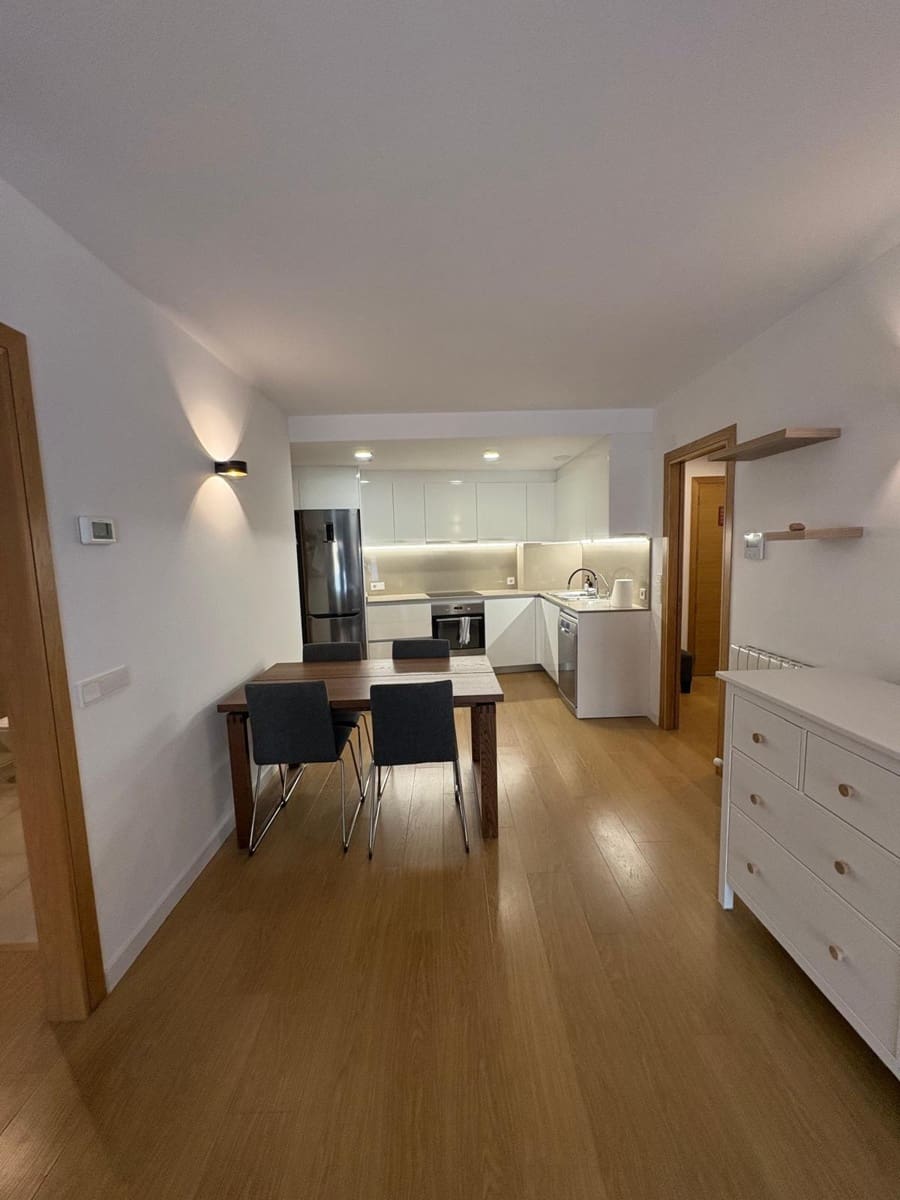 2 slaapkamer Flat te huur in Palma de Mallorca met garage - € 1.950 (Ref: 9784521)