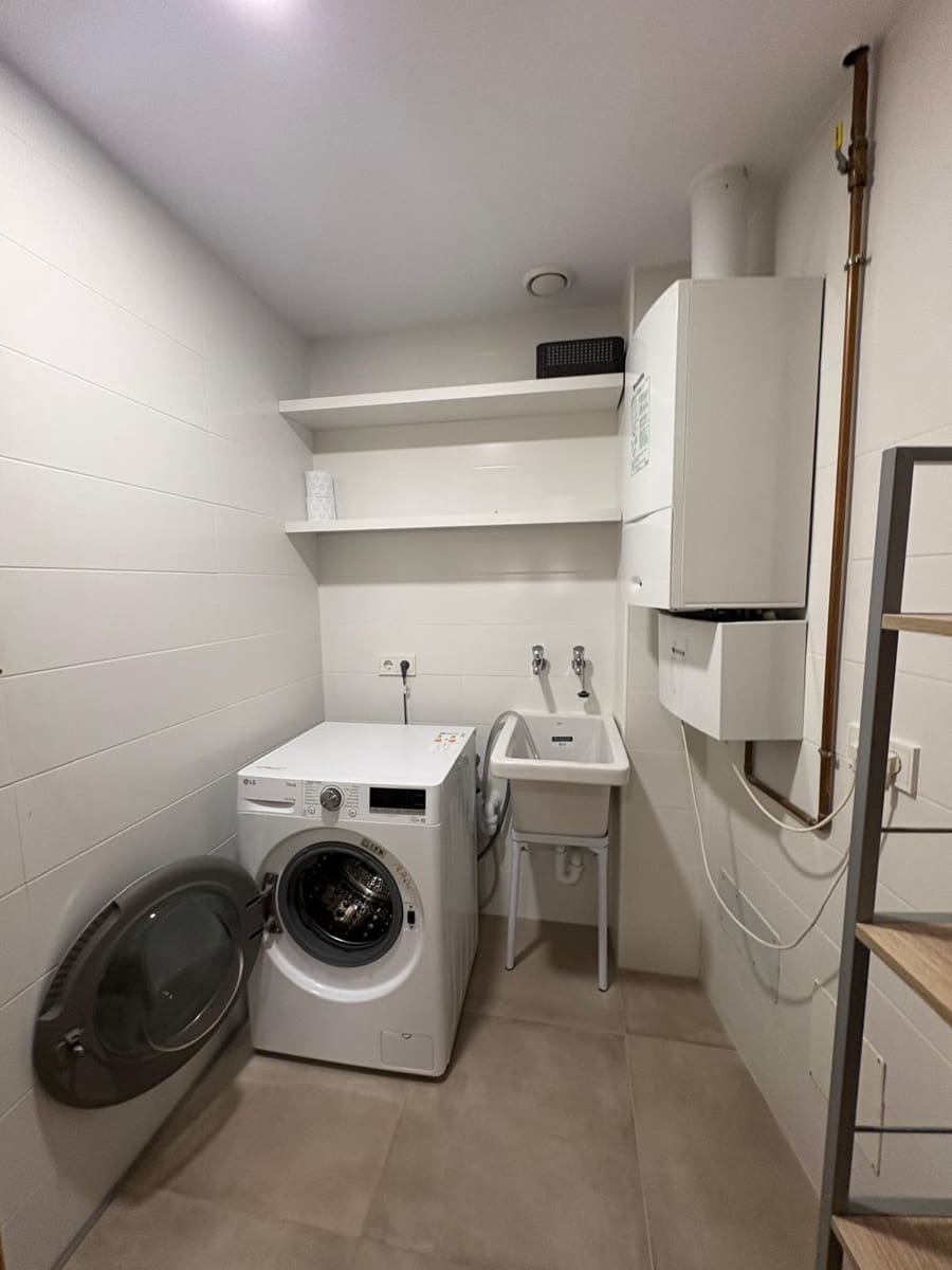 2 slaapkamer Flat te huur in Palma de Mallorca met garage - € 1.950 (Ref: 9784521)
