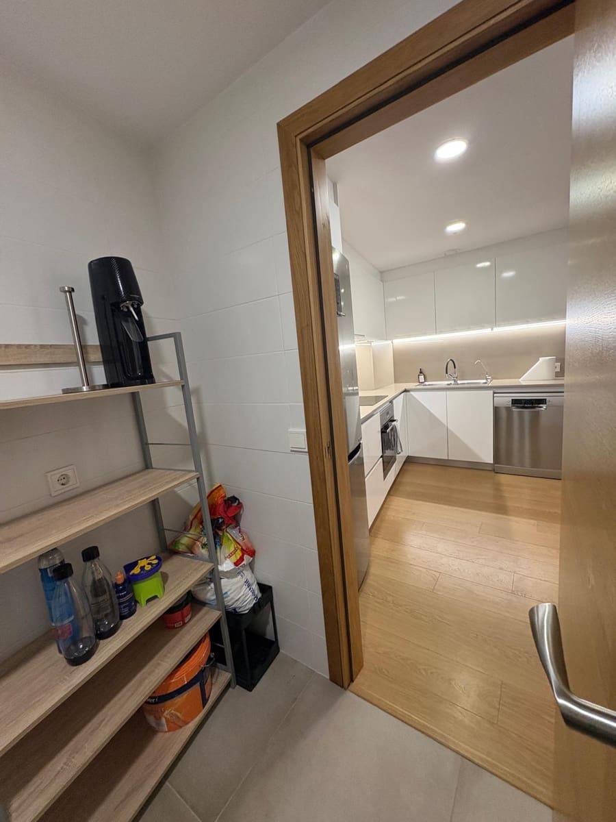 2 slaapkamer Flat te huur in Palma de Mallorca met garage - € 1.950 (Ref: 9784521)