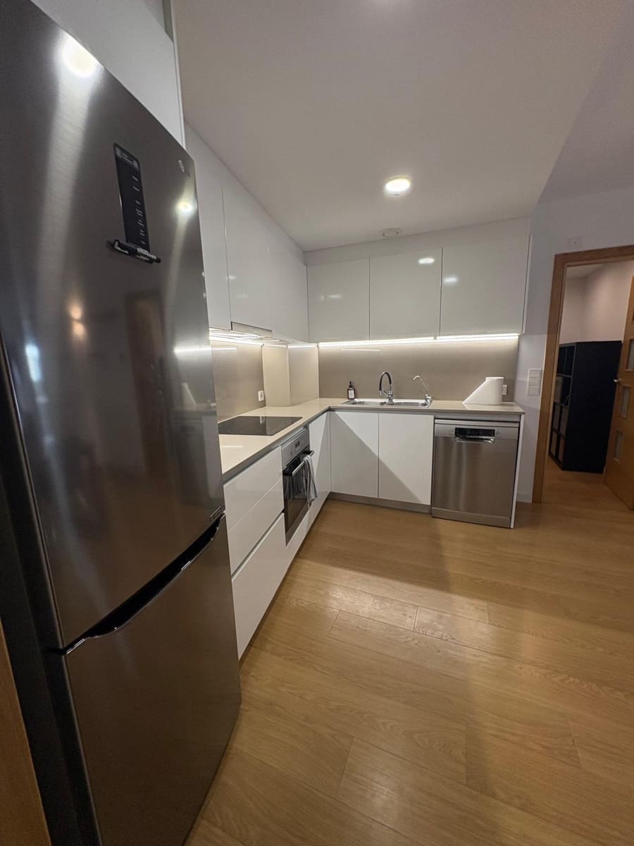 2 slaapkamer Flat te huur in Palma de Mallorca met garage - € 1.950 (Ref: 9784521)