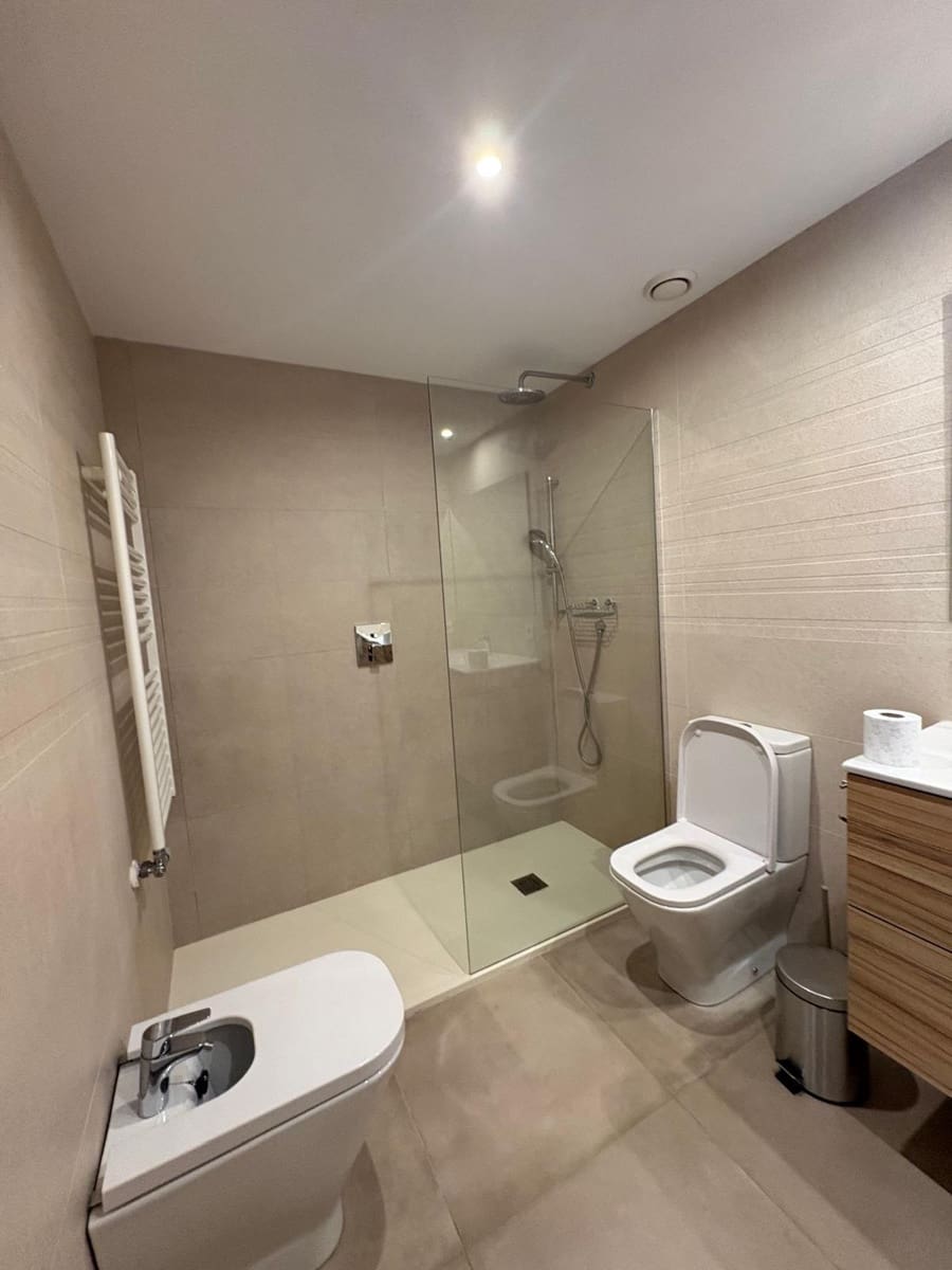 2 slaapkamer Flat te huur in Palma de Mallorca met garage - € 1.950 (Ref: 9784521)