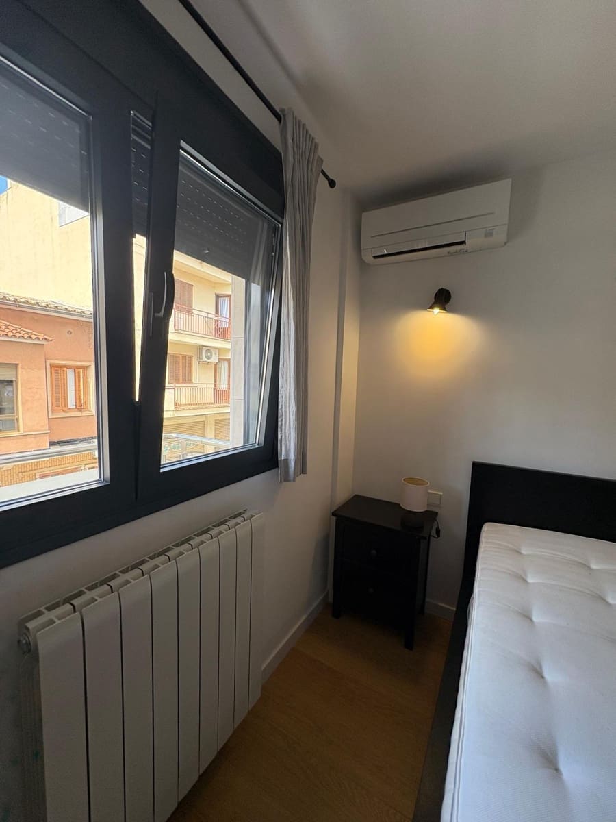 2 slaapkamer Flat te huur in Palma de Mallorca met garage - € 1.950 (Ref: 9784521)
