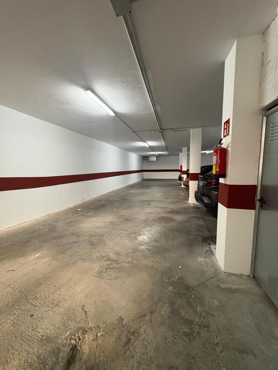 2 slaapkamer Flat te huur in Palma de Mallorca met garage - € 1.950 (Ref: 9784521)