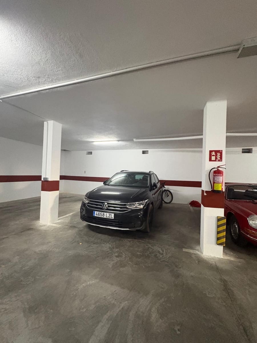 2 slaapkamer Flat te huur in Palma de Mallorca met garage - € 1.950 (Ref: 9784521)