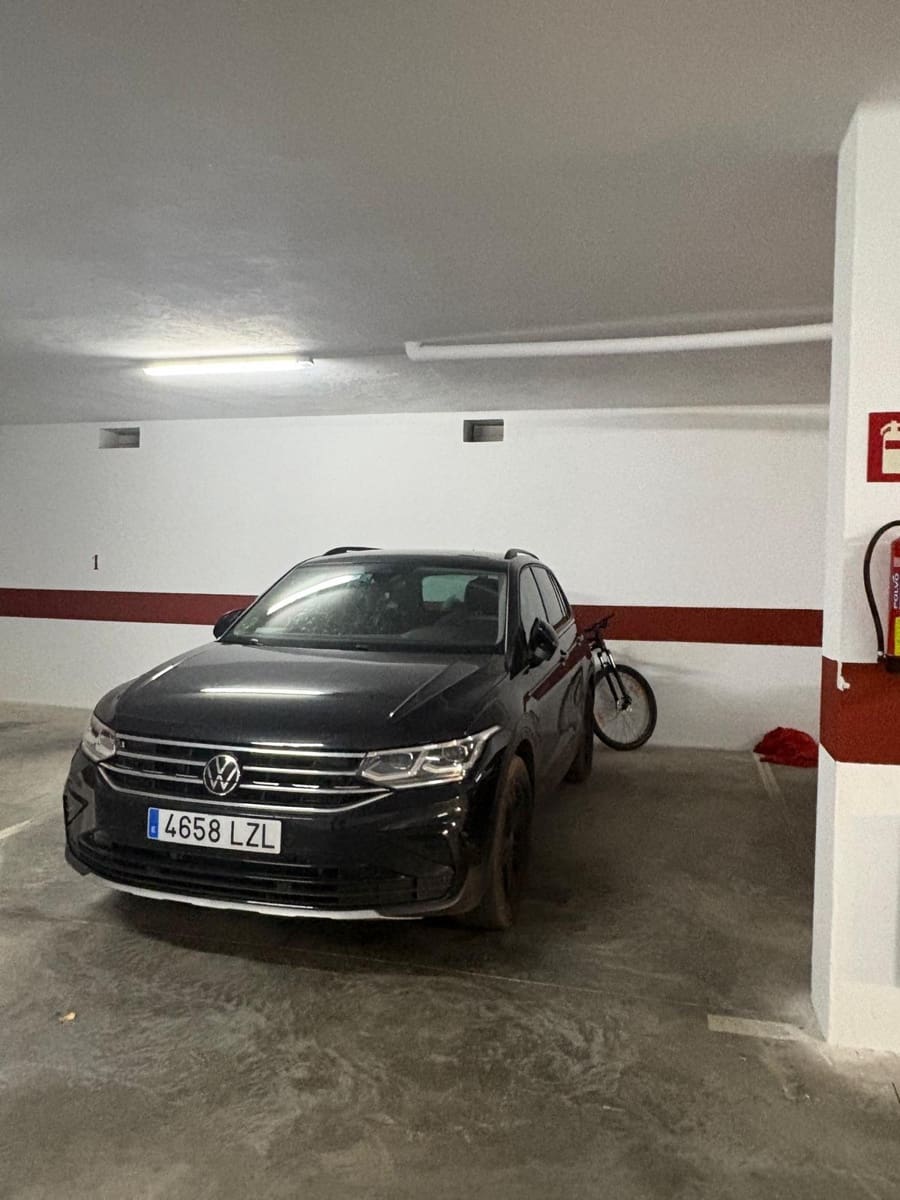 2 slaapkamer Flat te huur in Palma de Mallorca met garage - € 1.950 (Ref: 9784521)