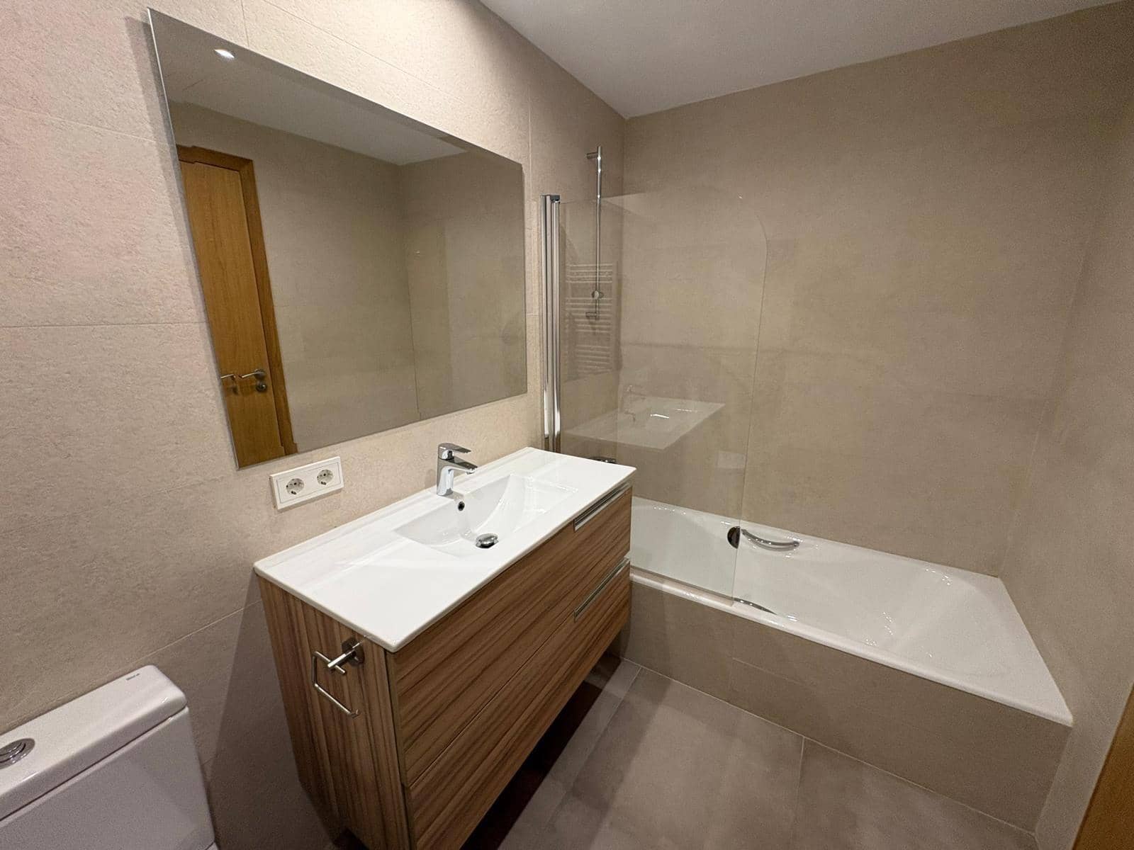 2 slaapkamer Flat te huur in Palma de Mallorca met garage - € 1.950 (Ref: 9784521)