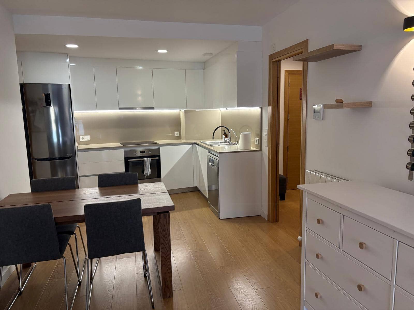 2 slaapkamer Flat te huur in Palma de Mallorca met garage - € 1.950 (Ref: 9784521)