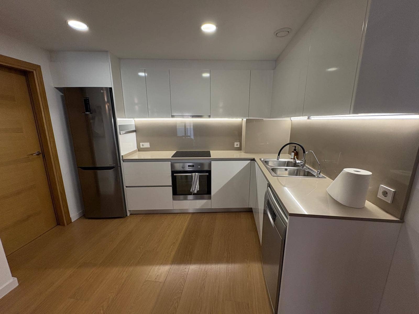 2 slaapkamer Flat te huur in Palma de Mallorca met garage - € 1.950 (Ref: 9784521)