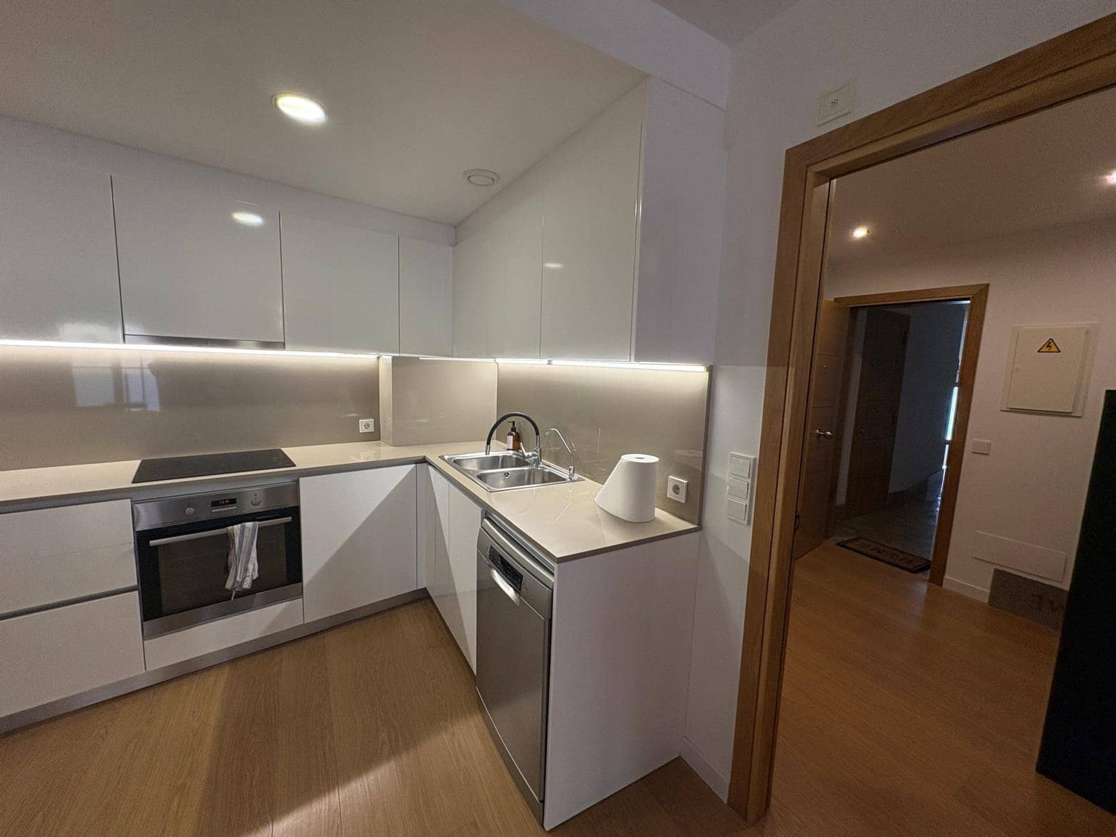 2 slaapkamer Flat te huur in Palma de Mallorca met garage - € 1.950 (Ref: 9784521)
