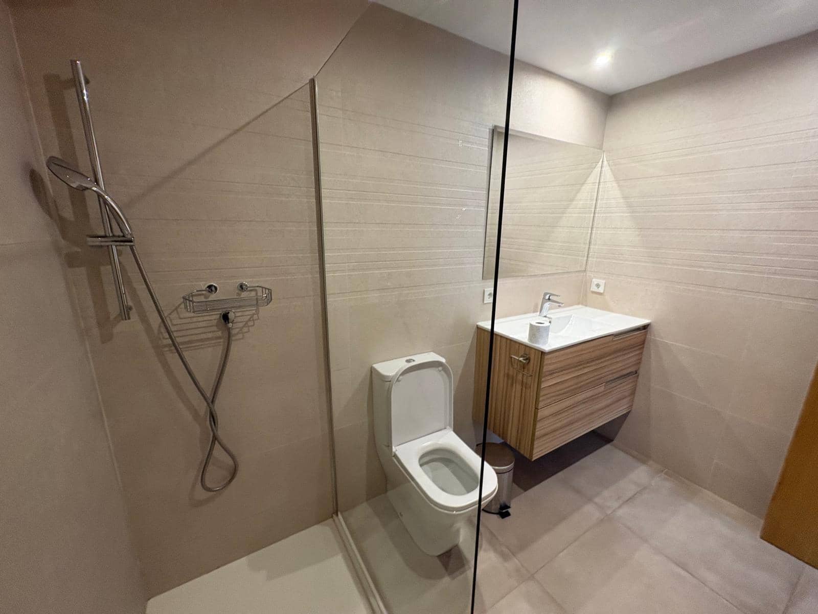 2 slaapkamer Flat te huur in Palma de Mallorca met garage - € 1.950 (Ref: 9784521)