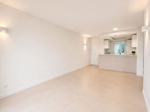 2 soveværelse Lejlighed til leje i Santa Ponsa, Calvià med garage - € 1.930 (Ref: 9804379)