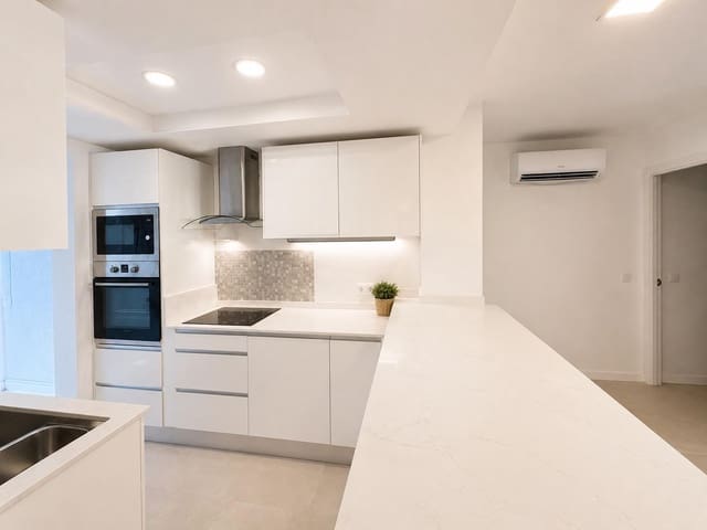 2 soveværelse Lejlighed til leje i Santa Ponsa, Calvià med garage - € 1.930 (Ref: 9804379)