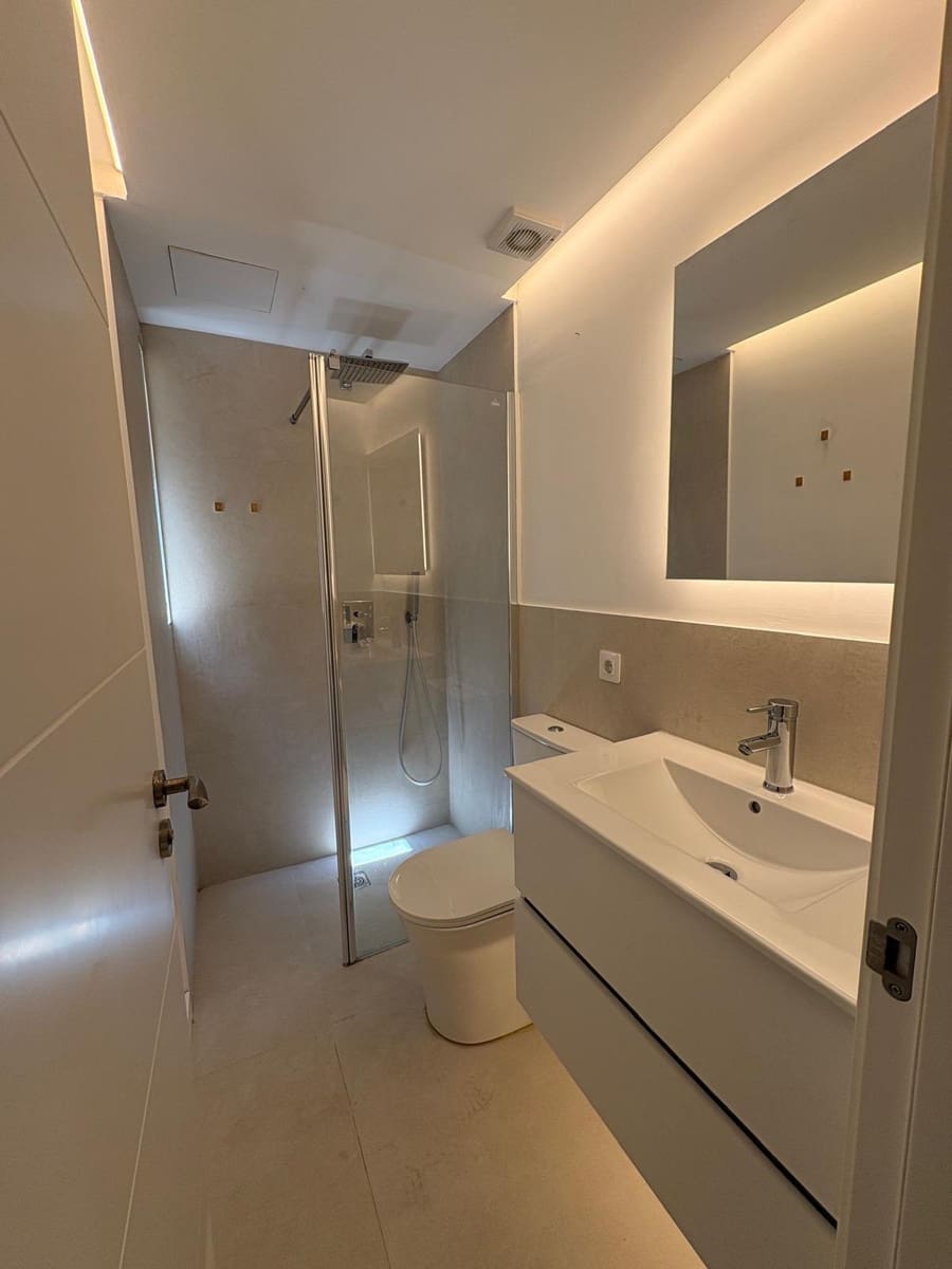 Apartamento de 2 habitaciones en Santa Ponsa en alquiler con garaje - 1.850 € (Ref: 9804379)