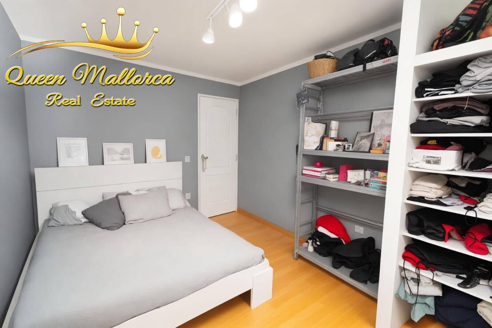 4 bedroom Flat for sale in Palma de Mallorca - € 459,000 (Ref: 9822994)