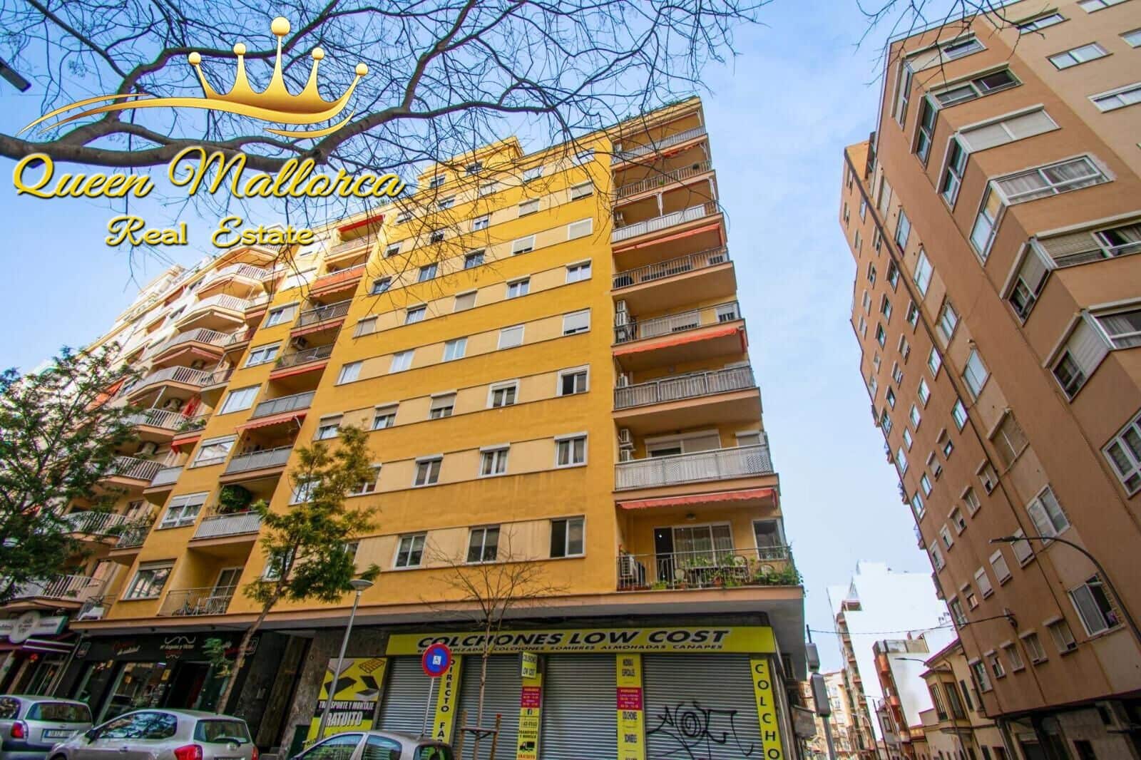 4 bedroom Flat for sale in Palma de Mallorca - € 459,000 (Ref: 9822994)