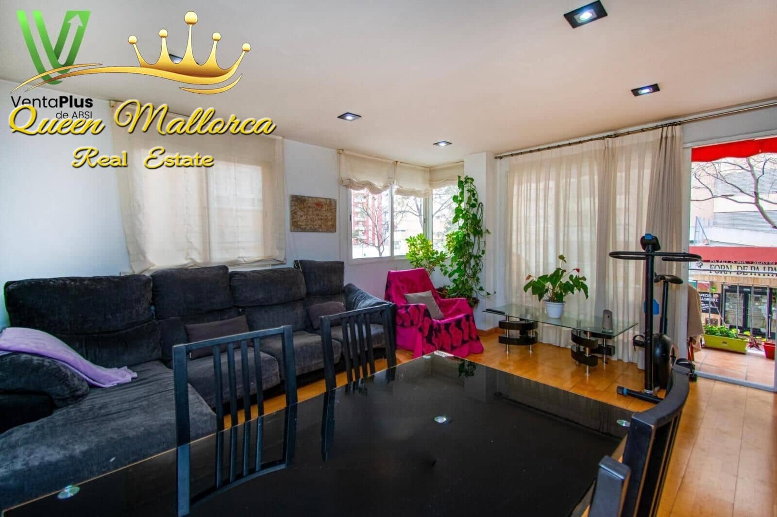 4 bedroom Flat for sale in Palma de Mallorca - € 459,000 (Ref: 9822994)