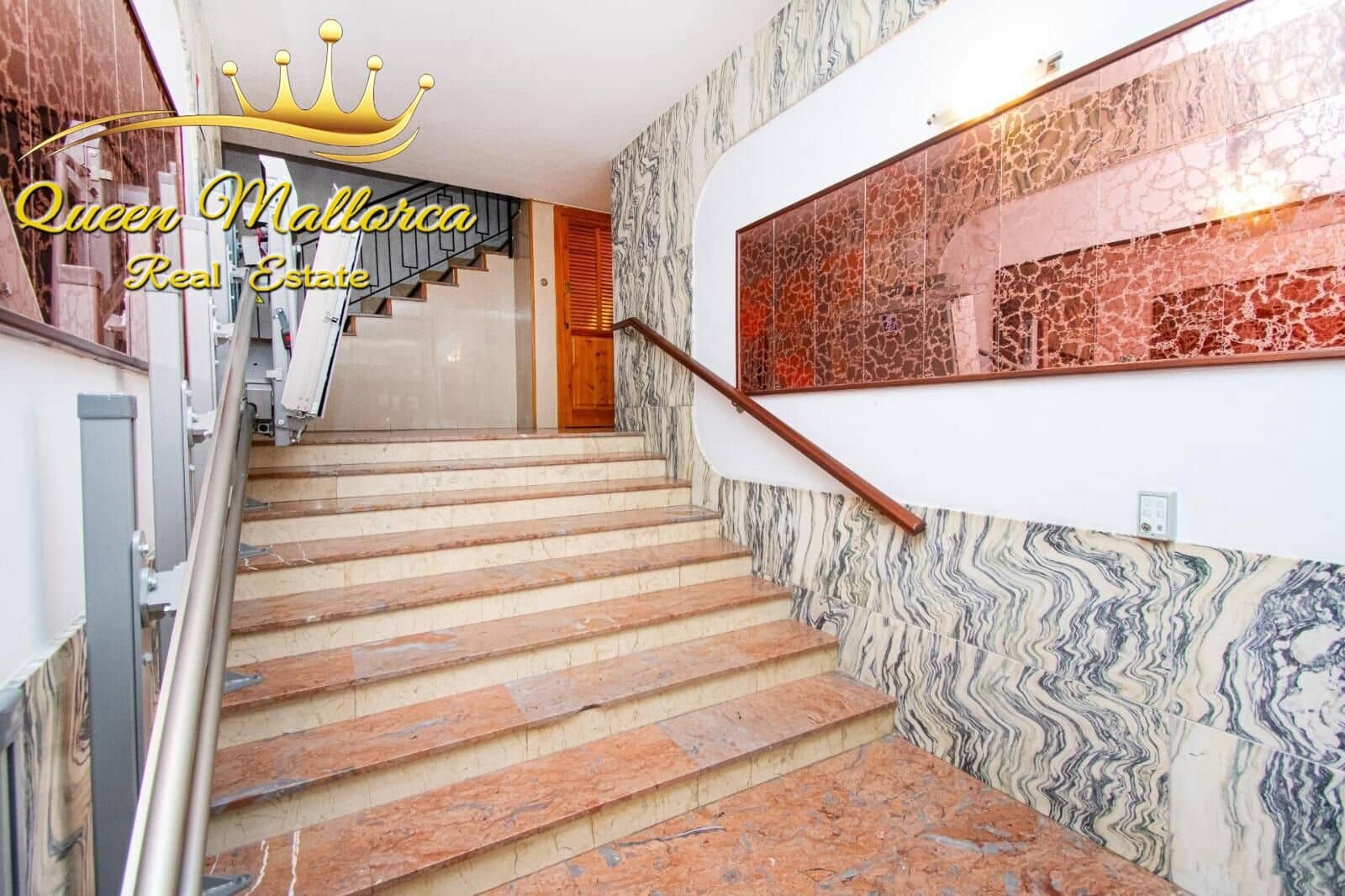 4 bedroom Flat for sale in Palma de Mallorca - € 459,000 (Ref: 9822994)