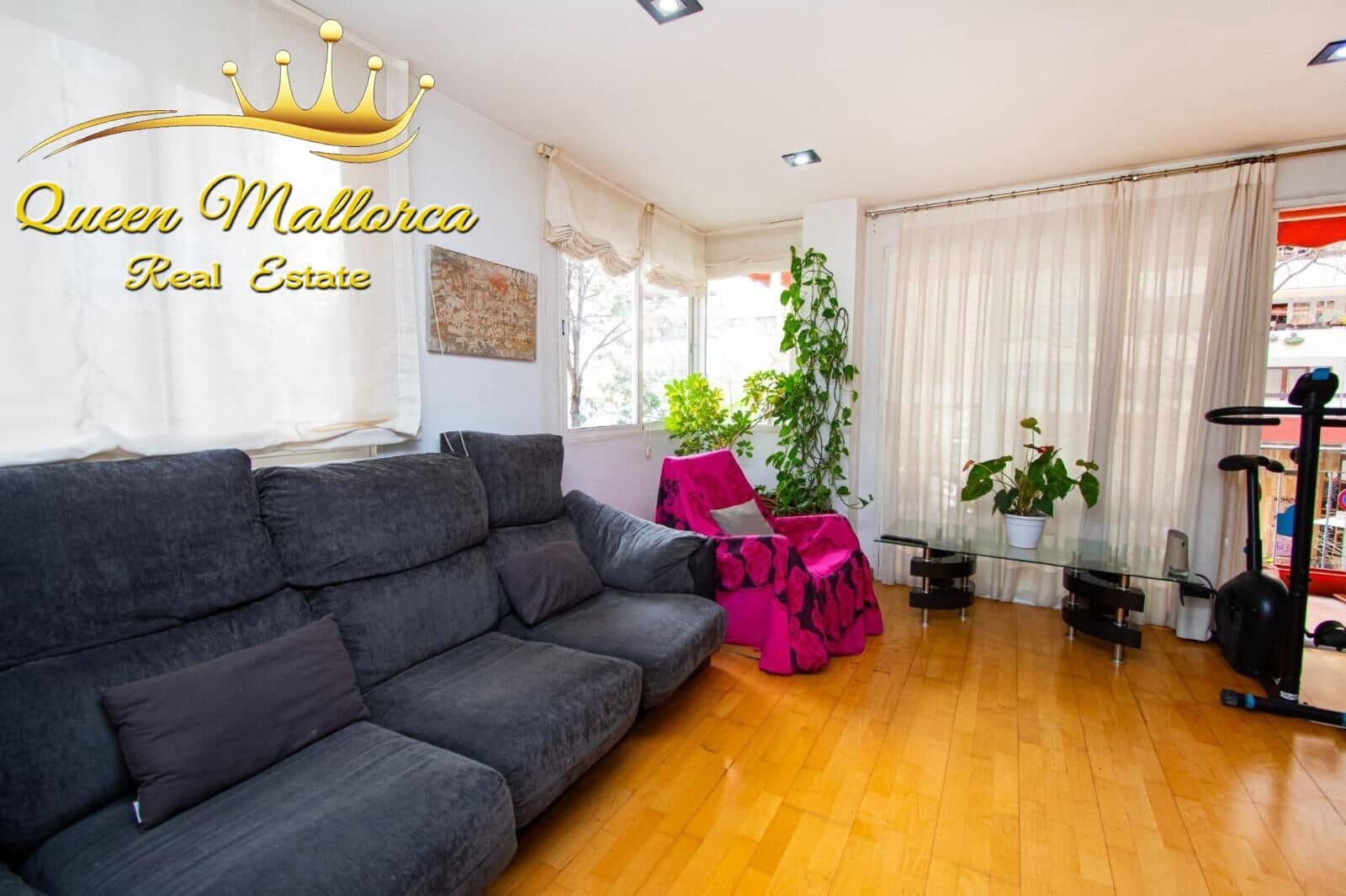4 bedroom Flat for sale in Palma de Mallorca - € 459,000 (Ref: 9822994)