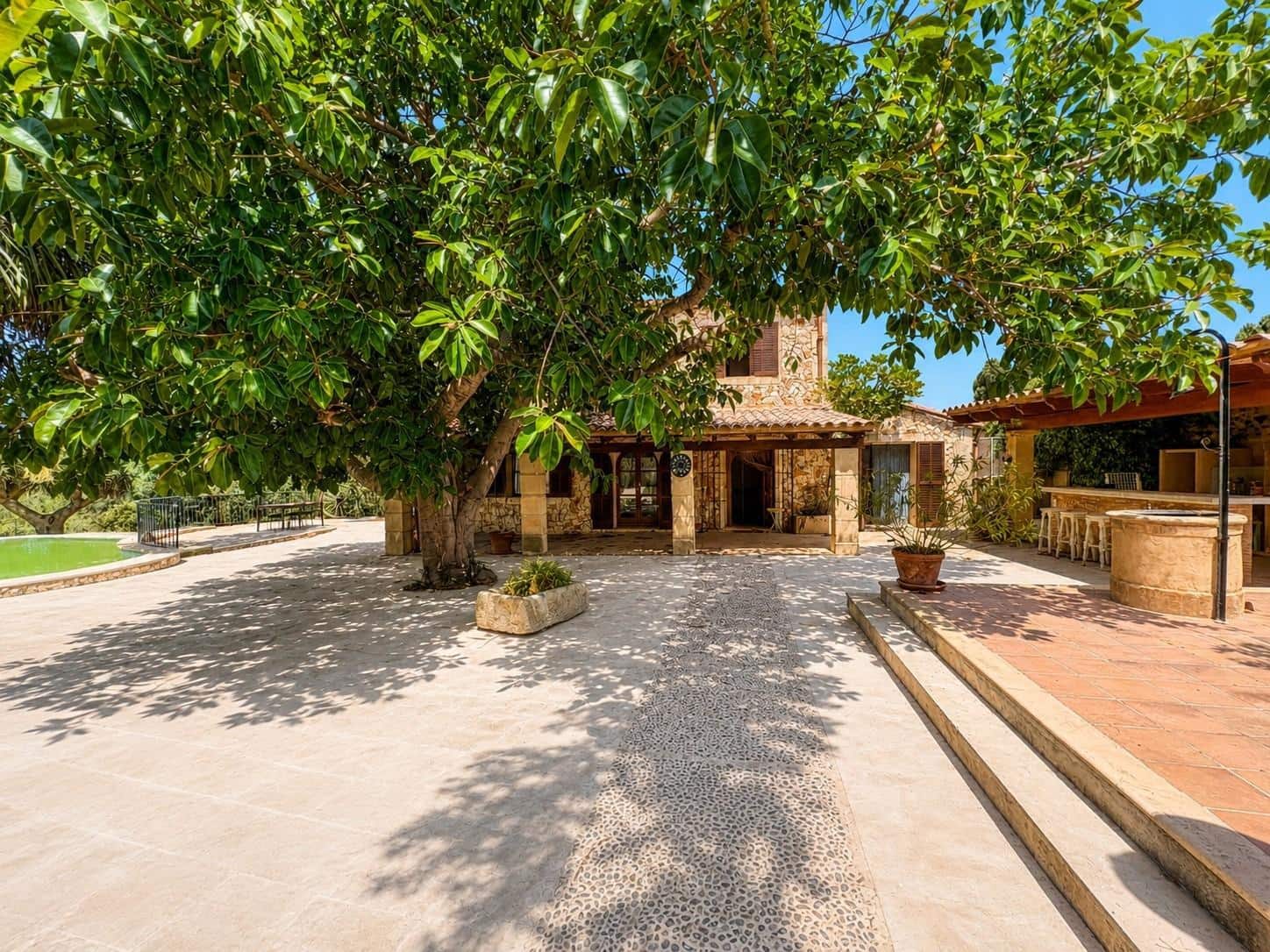 4 soveværelse Finca/Landehus til salg i Manacor med swimmingpool garage - € 1.500.000 (Ref: 9846303)