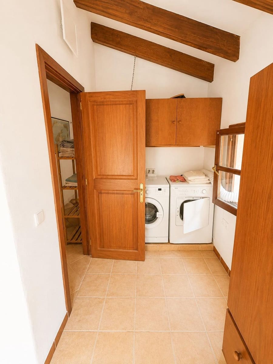 4 slaapkamer Finca/Landhuis te koop in Manacor met zwembad garage - € 1.900.000 (Ref: 9846303)