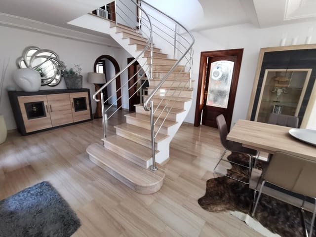 4 sypialnia Willa na sprzedaż w Ca'n Picafort, Santa Margalida z basenem garażem - 1 600 000 € (Ref: 9876505)