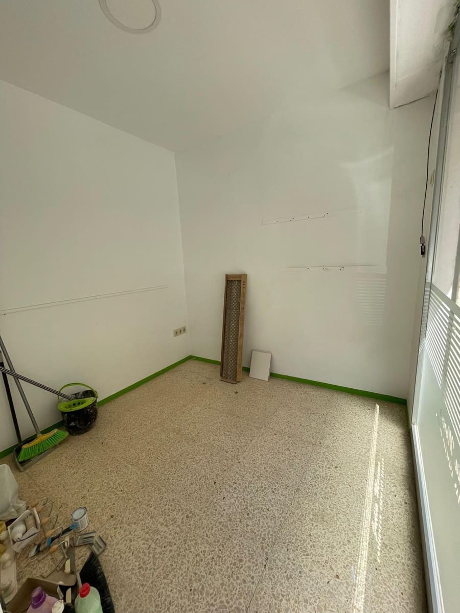 Erhverv til leje i Palma de Mallorca - € 880 (Ref: 9904025)