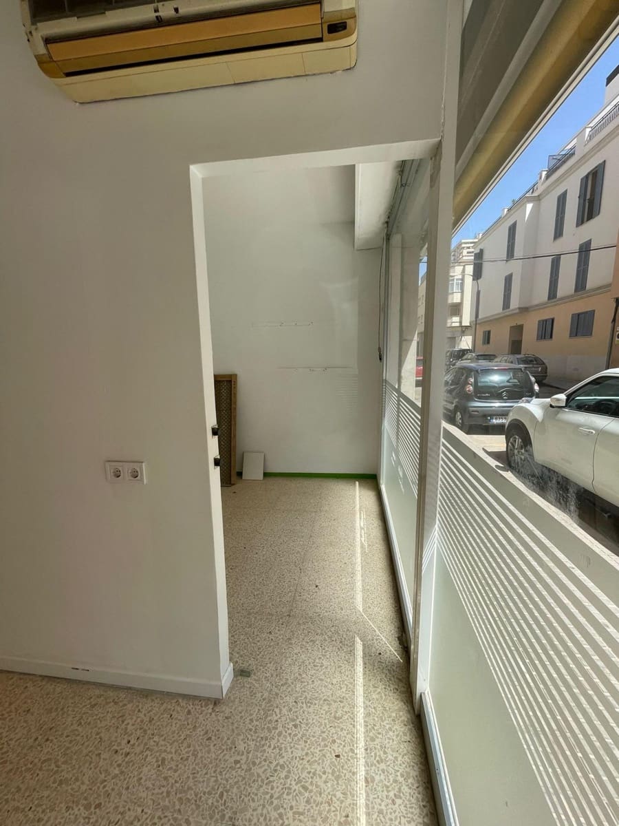 Erhverv til leje i Palma de Mallorca - € 880 (Ref: 9904025)