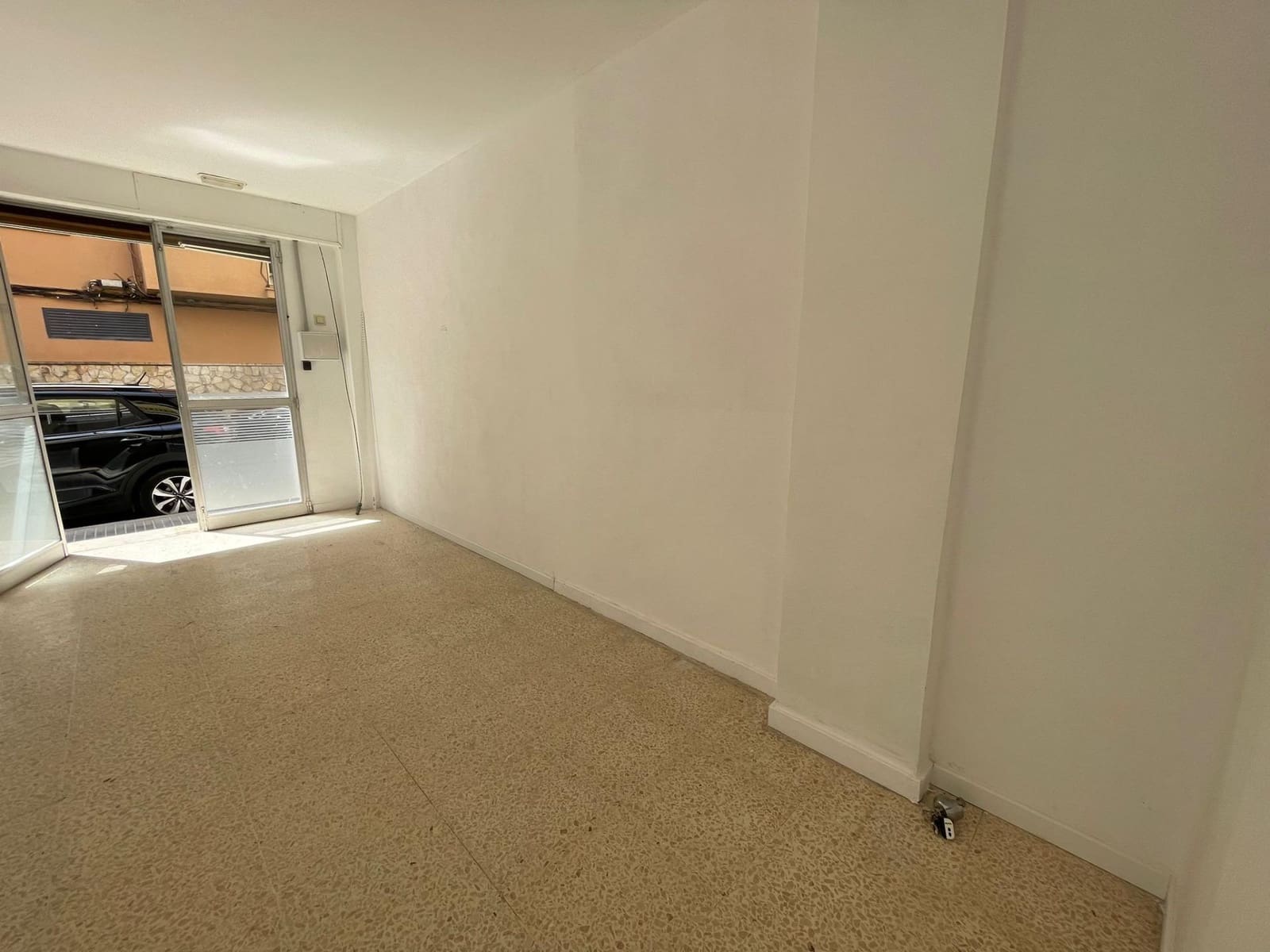 Erhverv til leje i Palma de Mallorca - € 880 (Ref: 9904025)