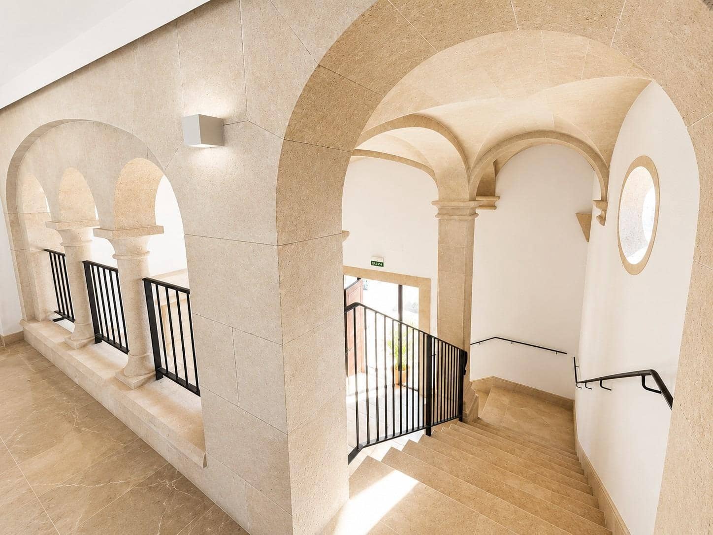 8 slaapkamer Bedrijf te koop in Manacor met garage - € 2.100.000 (Ref: 9940039)