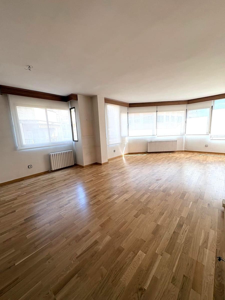 4 bedroom Flat for sale in Palma de Mallorca - € 629,000 (Ref: 9975506)