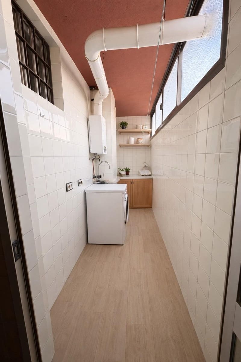 4 bedroom Flat for sale in Palma de Mallorca - € 629,000 (Ref: 9975506)