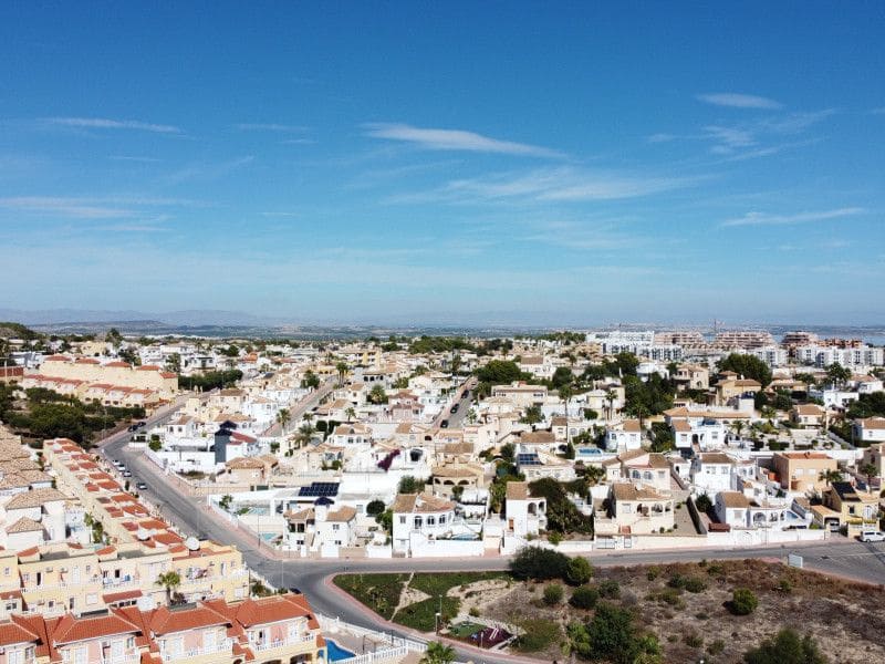 2 bedroom Apartment for sale in Orihuela Costa with pool - € 255,000 (Ref: 9888151)