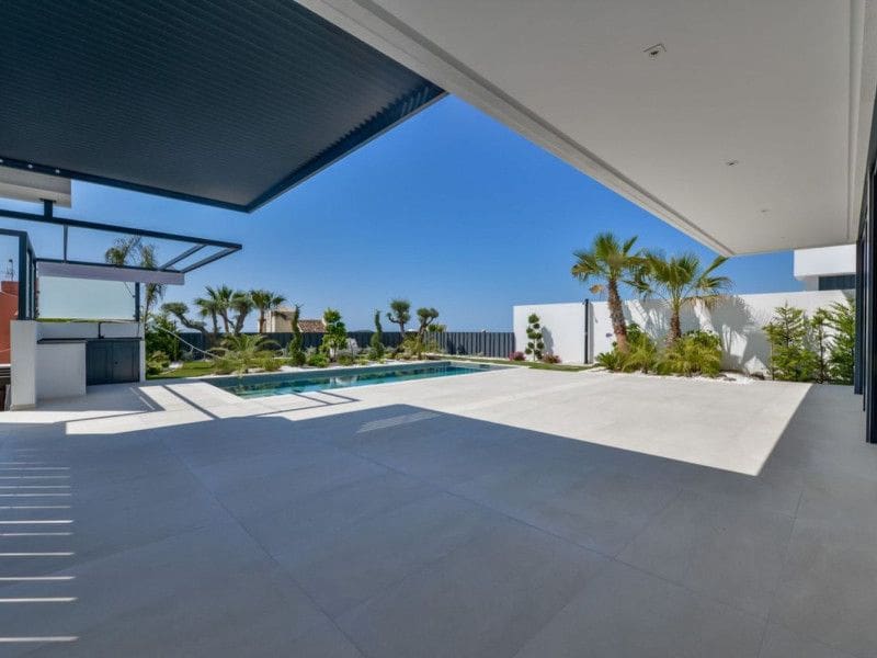 Chalet de 7 habitaciones en Finestrat en venta - 3.950.000 € (Ref: 9896490)