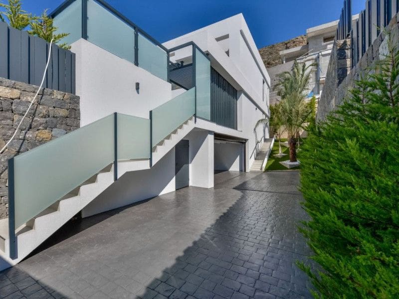 Chalet de 7 habitaciones en Finestrat en venta - 3.950.000 € (Ref: 9896490)