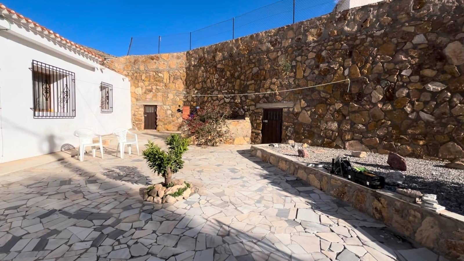 3 bedroom Finca/Country House for rent in Albox - € 650 (Ref: 9898969)