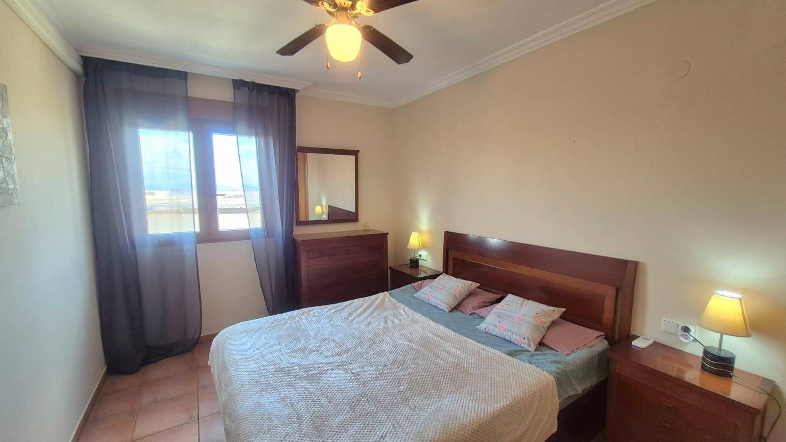 2 makuuhuone Huoneisto myytävänä paikassa Torrevieja mukana uima-altaan - 154 400 € (Ref: 9922461)