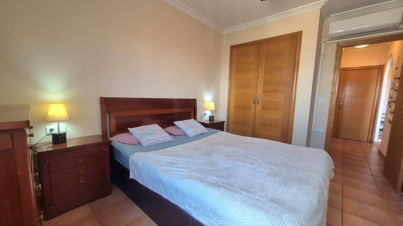 2 makuuhuone Huoneisto myytävänä paikassa Torrevieja mukana uima-altaan - 154 400 € (Ref: 9922461)