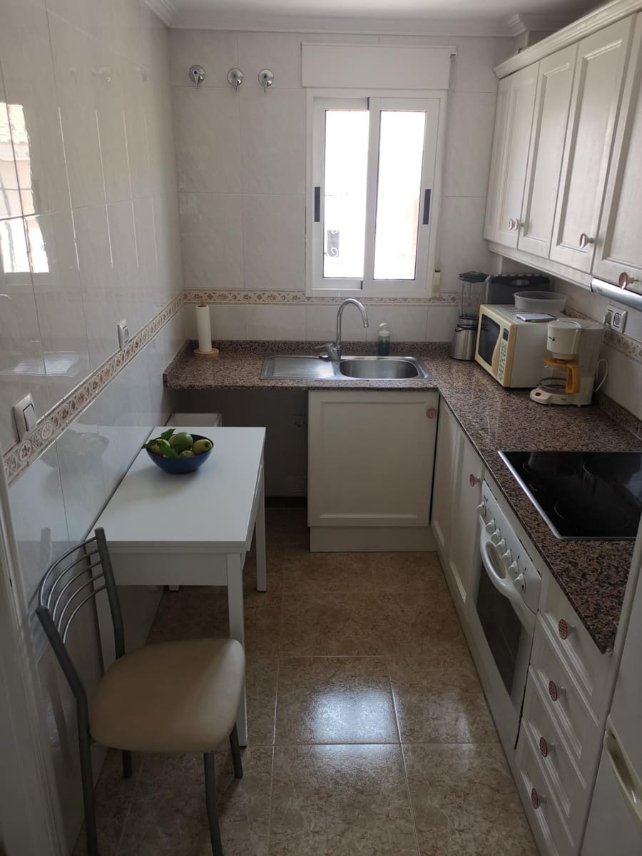 2 soveværelse Lejlighed til leje i La Zenia med swimmingpool - € 1.000 (Ref: 9924684)