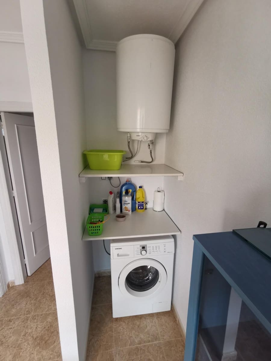 2 soveværelse Lejlighed til leje i La Zenia med swimmingpool - € 1.000 (Ref: 9924684)