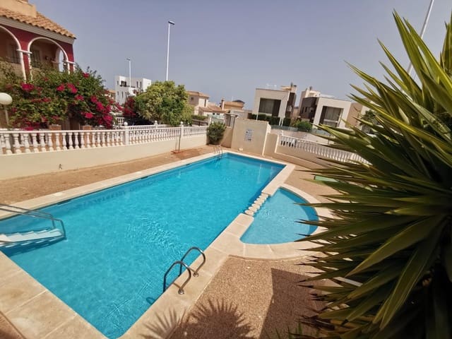 2 soveværelse Lejlighed til leje i La Zenia, Orihuela med swimmingpool - € 1.000 (Ref: 9924684)