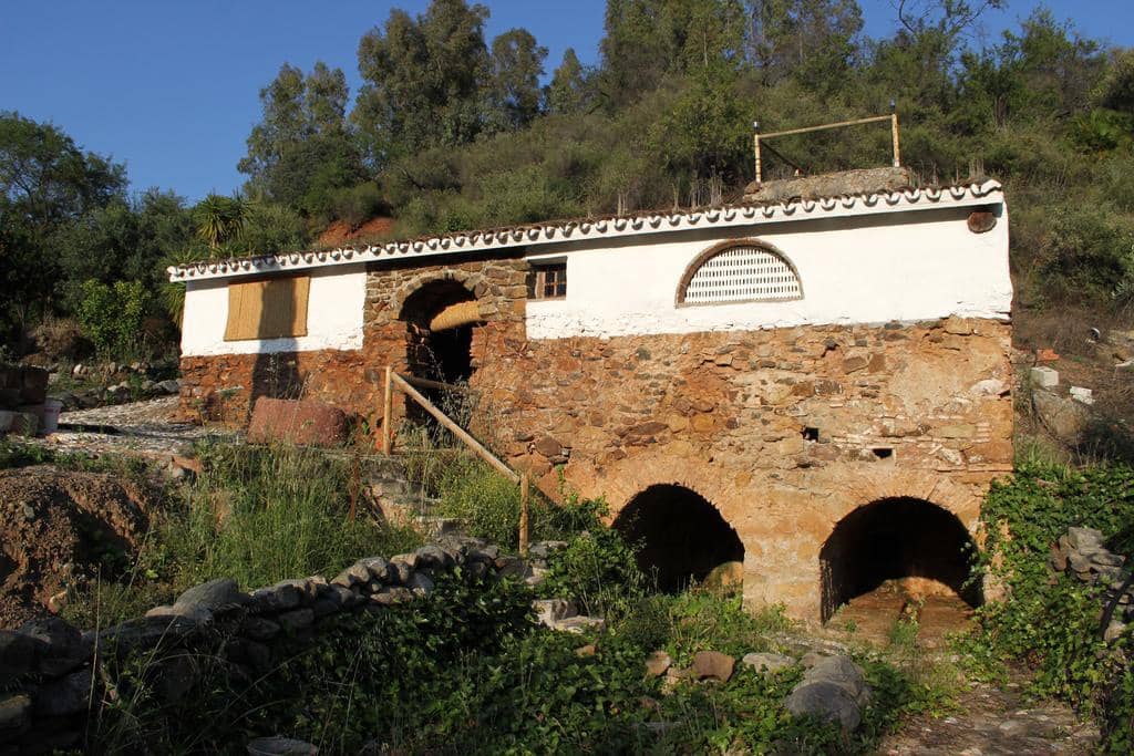 12 bedroom Hotel for sale in Guaro with pool garage - € 750,000 (Ref: 10161775)
