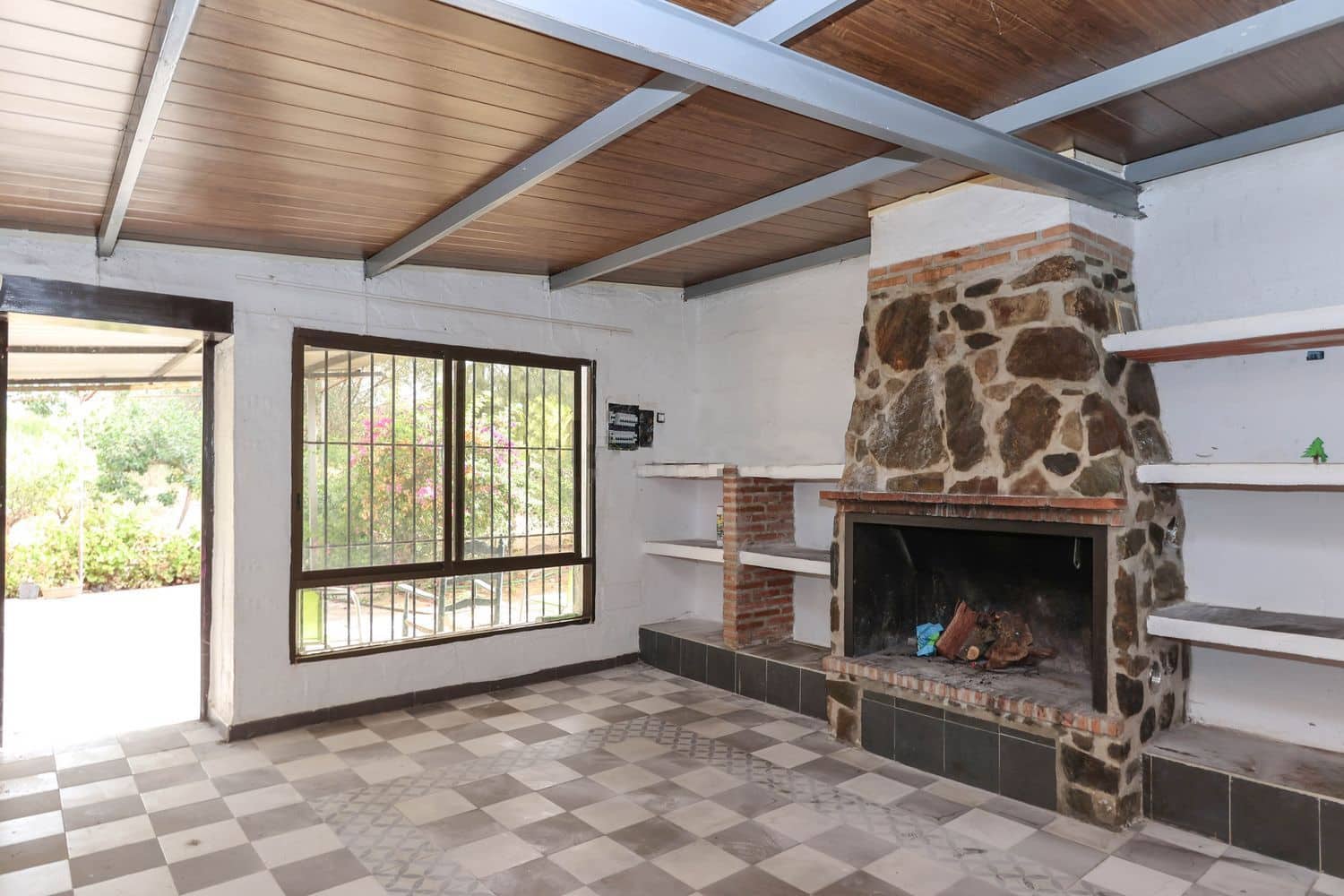 12 bedroom Hotel for sale in Guaro with pool garage - € 750,000 (Ref: 10161775)