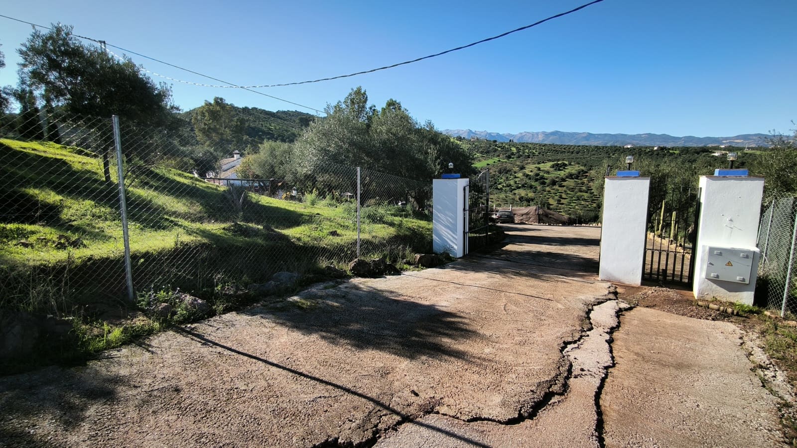 12 bedroom Hotel for sale in Guaro with pool garage - € 750,000 (Ref: 10161775)