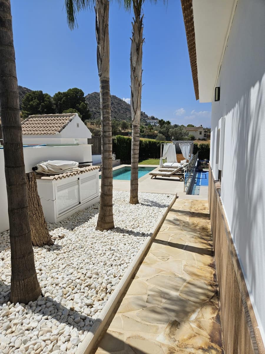 5 soverom Bungalow til salgs i Alhaurin el Grande med svømmebasseng garasje - € 699 000 (Ref: 8533218)